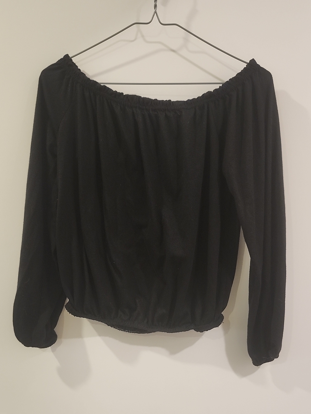 P2P 17" Ardene Black Off-Shoulder Long Sleeve Top